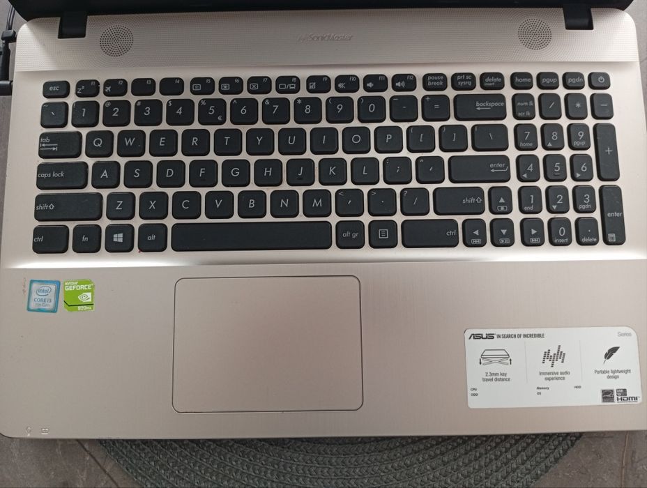 Laptop ASUS A541U