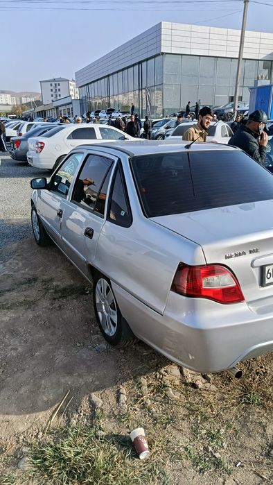 Nexia 2 sotiladi 2014 yil 1.6 konder 531000 km