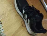 Vând adidasi adidas