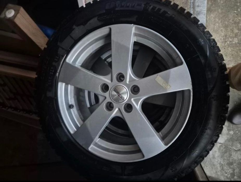 Лети джанти със зимни гуми 17”5x114,3 Топ цена до неделя 499 лв