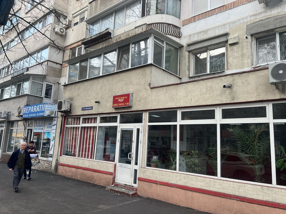 Proprietar vand apartament 3 camere!