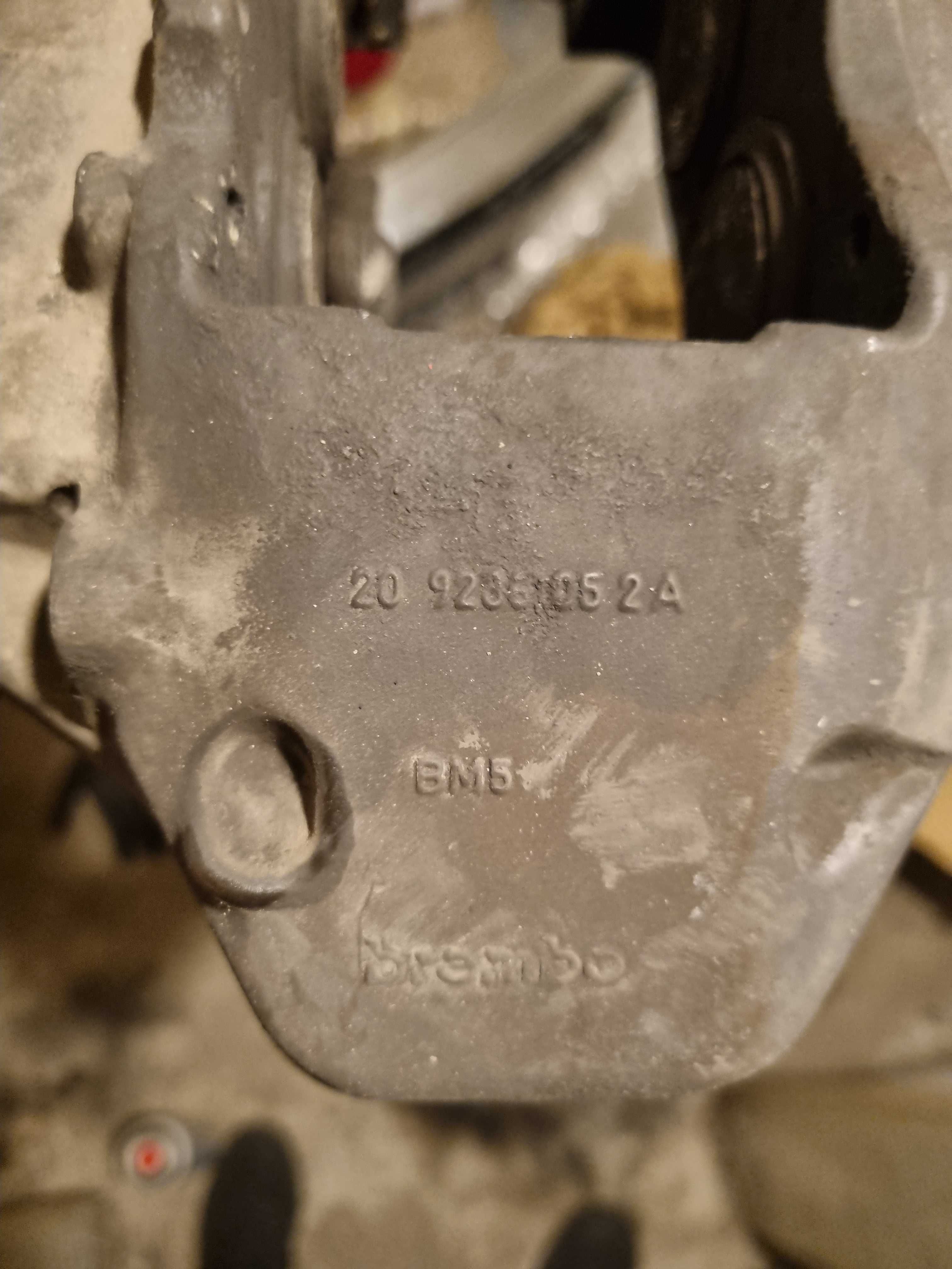 Комплект 4 бутални апарати Brembo с накладки за  Q7, Тouareg, Сayenne
