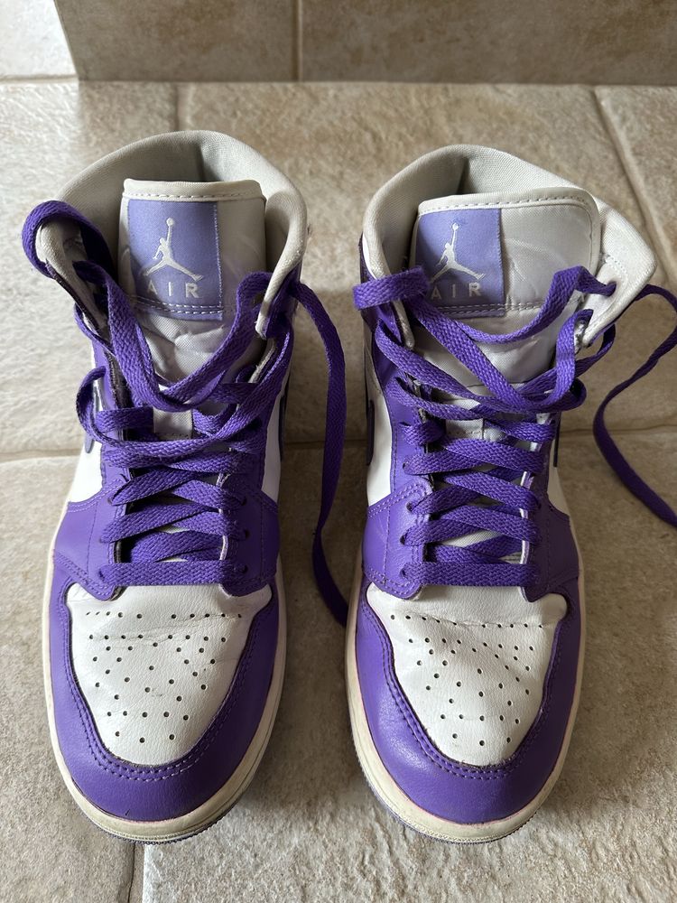 Оригинални маратонки NIKE AIR JORDAN 1