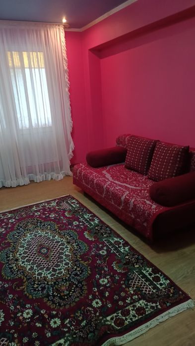 Închiriez apartament