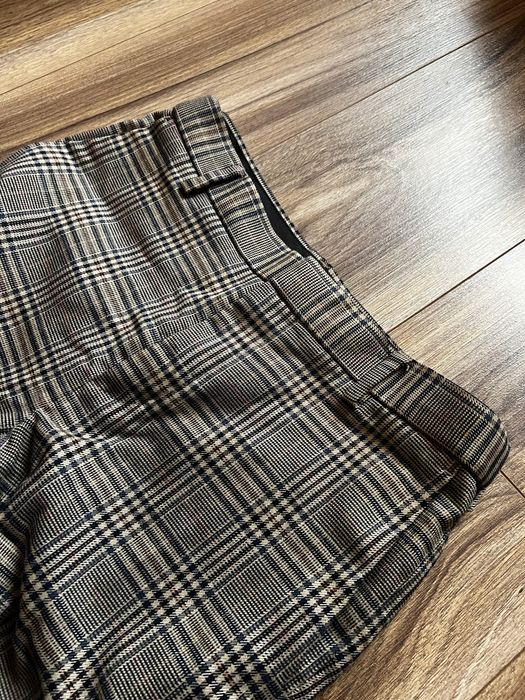 Pantaloni casual în carouri