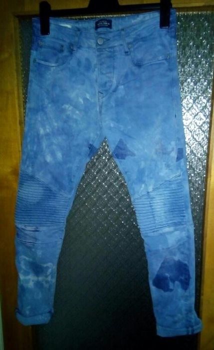 Vand blugi jack&jones ca noi produs calitate import mar.30..32