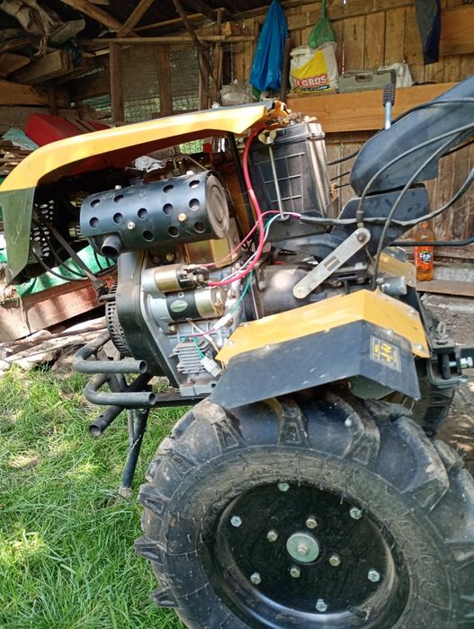 Motocultor 4x4 cu remorca diesel