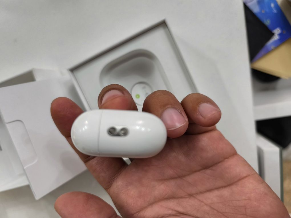 Продаю оригинальный кейс от AirPods Pro 2
Состояние отличное, заряд де