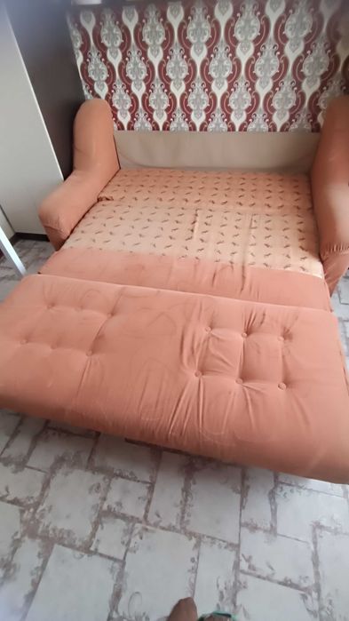 Срочно продам Диван раздвижной