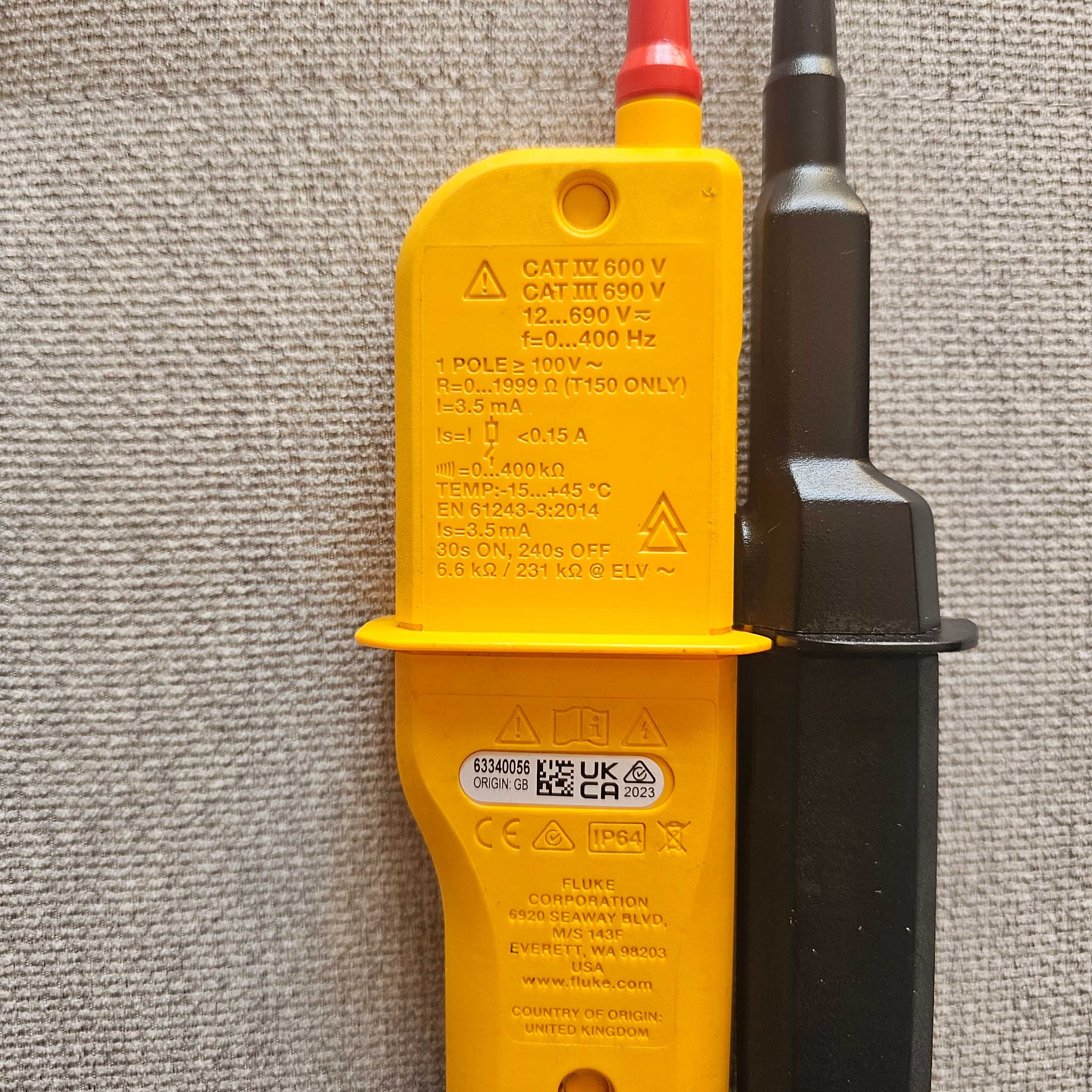 Fluke T110 двуполюсен тестер