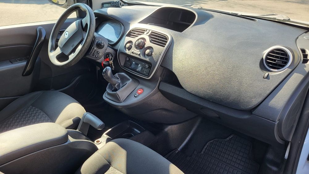 Vand Renault Kangoo frigorific
Motor 1.5 Motorina, an 2015
Culoare: Al