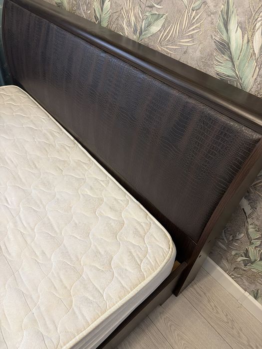 Кровать двухспальная