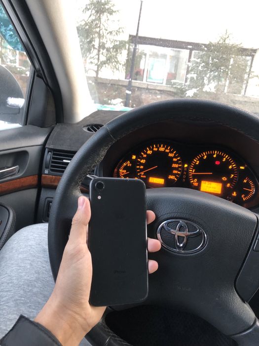 Продам Айфон Xr 128gb