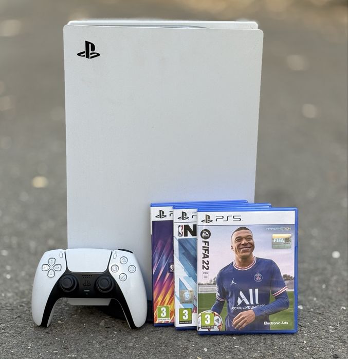 Конзола Sony PlayStation 5, Standard Edition, 825 GB SSD, 4K + 3 игри