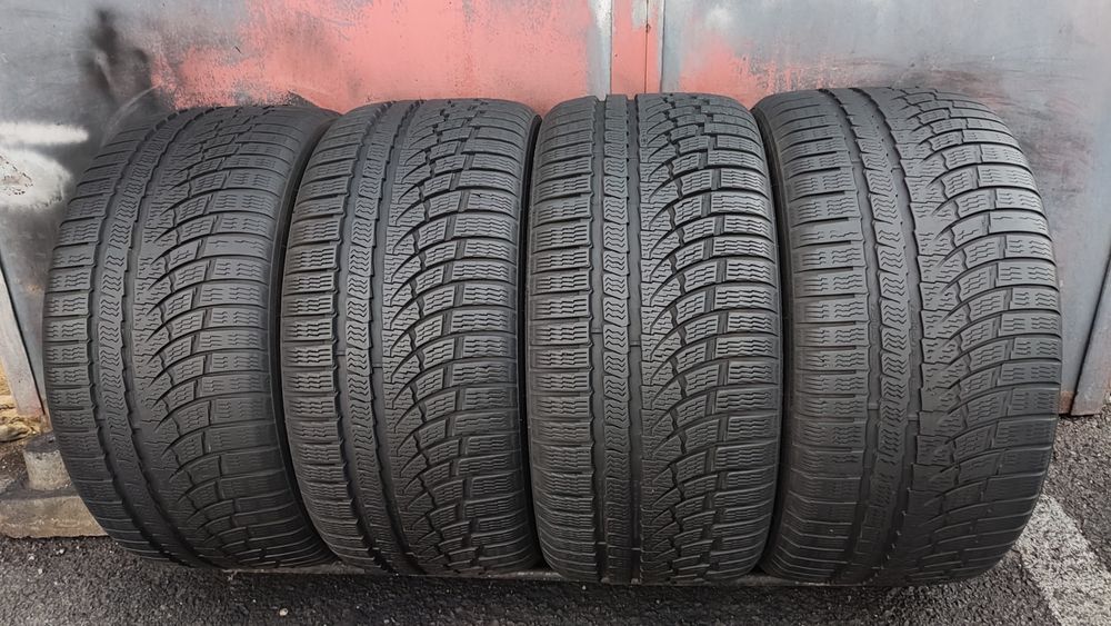 4бр. зимни гуми 255/40/18 Nokian WR, XL подсилени 
dot22
6.5/7.4mm
 Мн