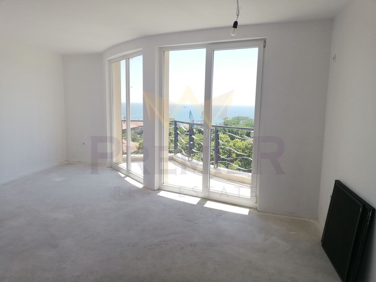 Продава се Двустаен апартамент в Балчик - 74 кв.м за 1190 €/кв.м - Снимка #3