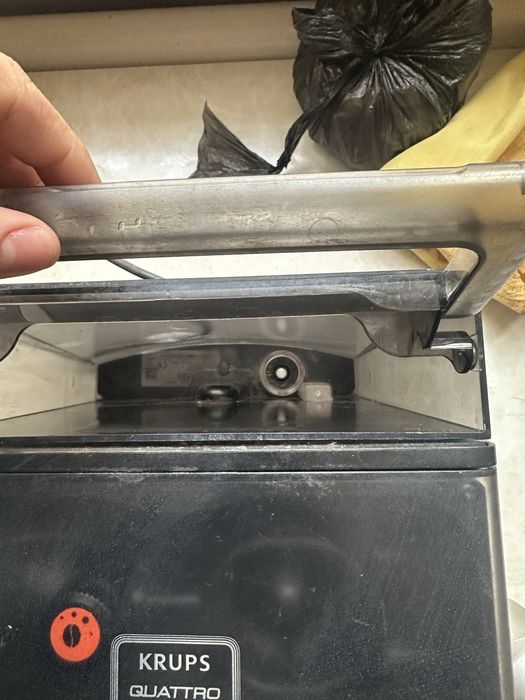 СРОЧНО !Кофемашина Krups Quattro EA891810