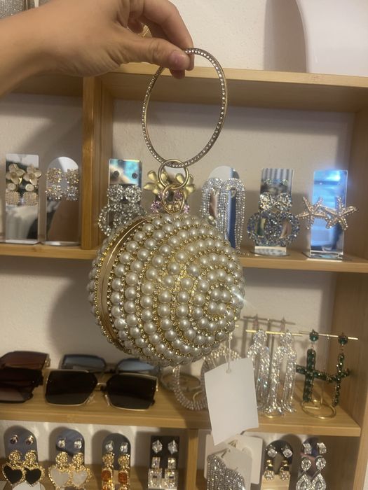 Genți noi de vanzare