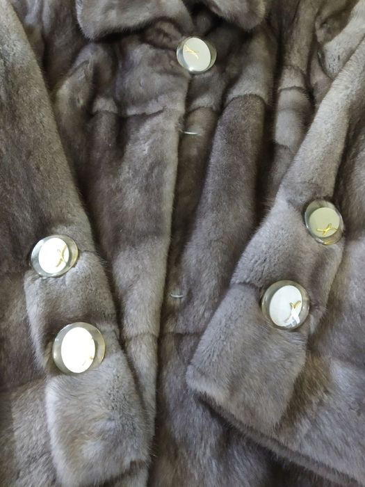 Продам красивую шубу (норка), 48 разм.