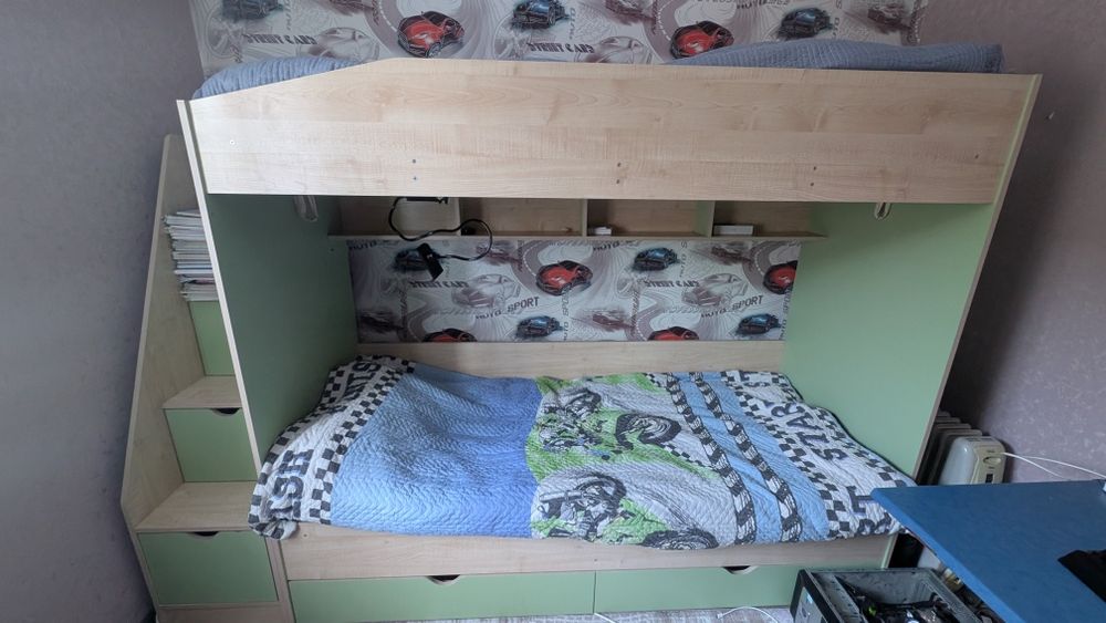 Продам детскую 2х ярусную кровать