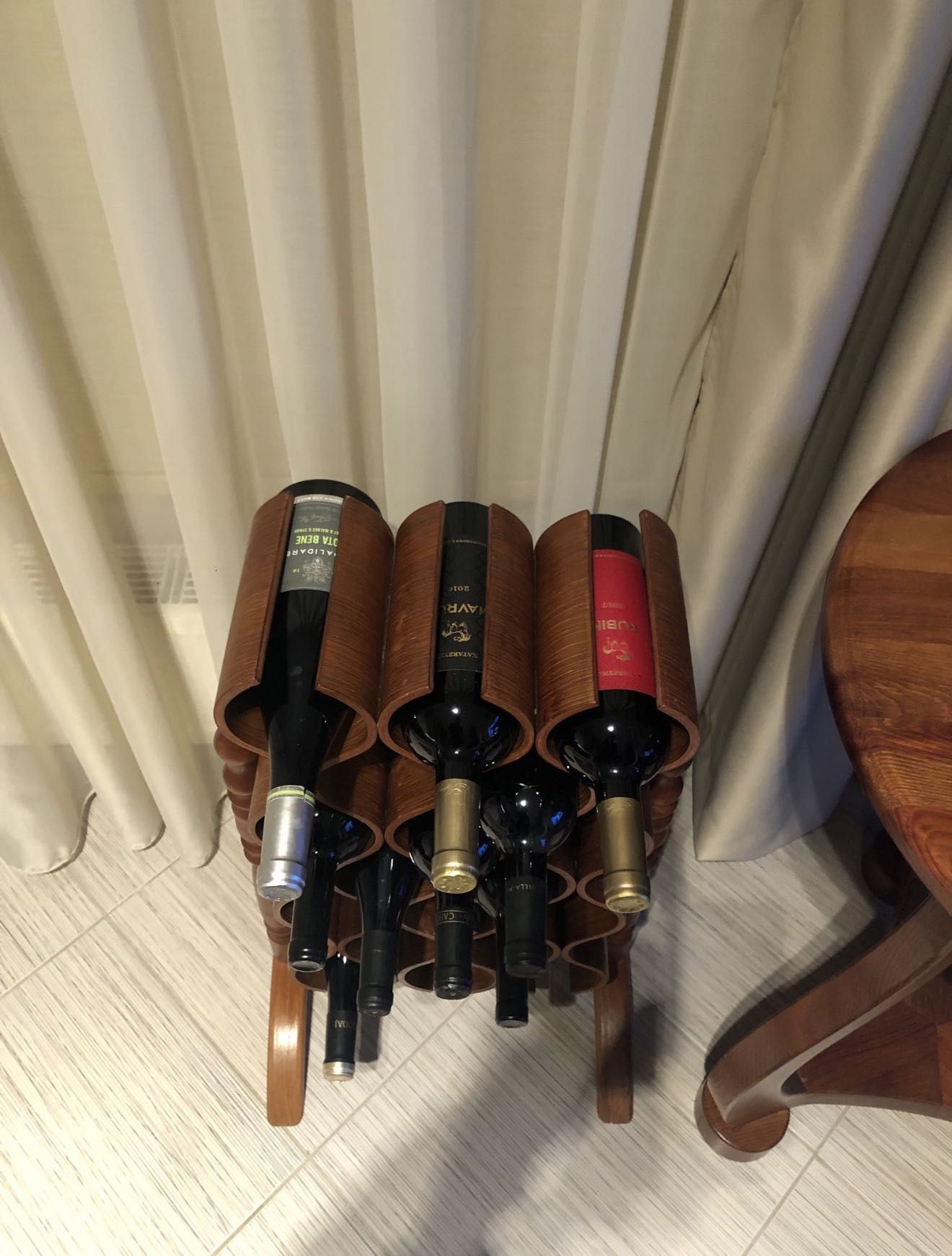 Дизайнерска стойка за вино Legnoart Bottle Rack