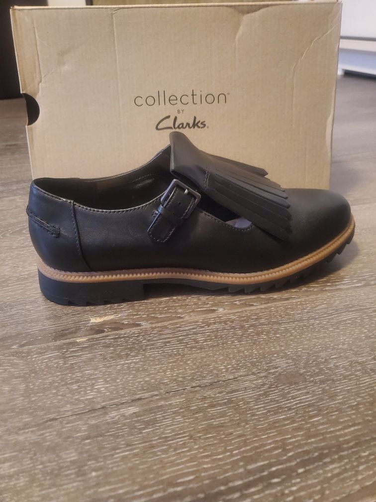 Pantofi noi Clarks piele absolut superbi