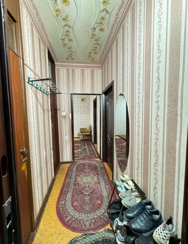 Юнусабад 4 квартал. Продается квартира 3/3/4