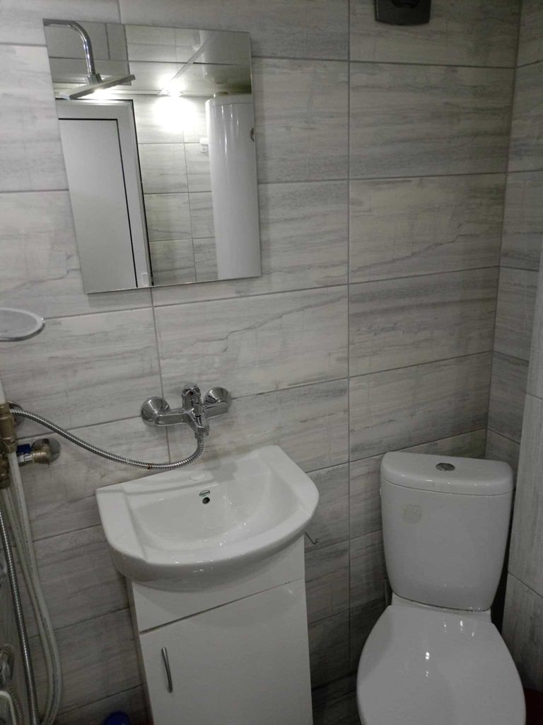 Дава се под наем Офис в Плевен, Идеален център - 43 кв.м за 229.5 € - Снимка #2