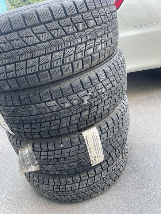 продам шины 235/55/20 DunlopWINTER