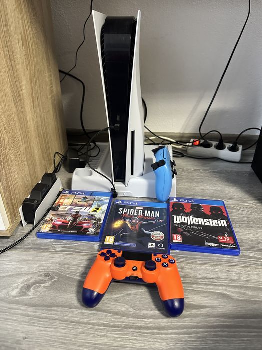 Vând PlayStation 5 (versiunea Standard cu Hard Disk)