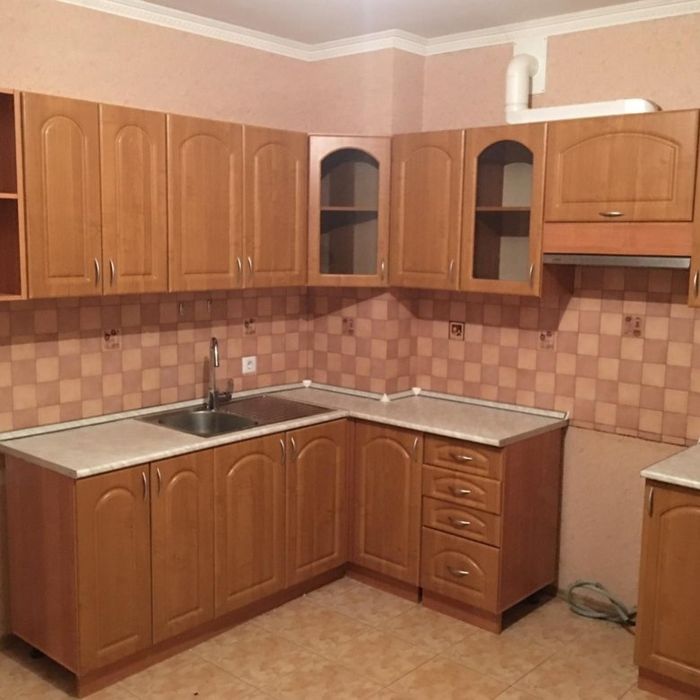 Кухонный гарнитур целый