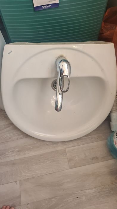 Продам раковину со стойкой