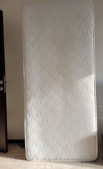 Продам матрас 90×200