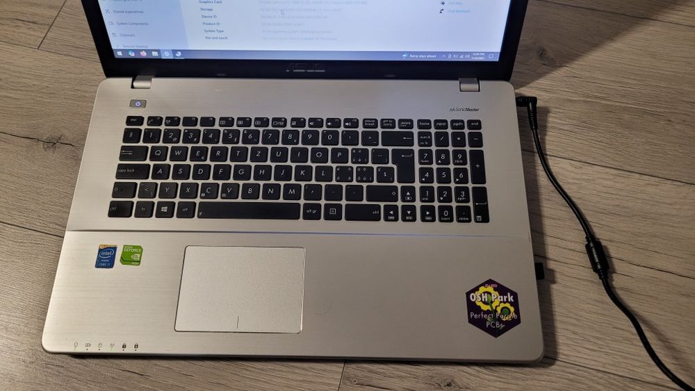 Laptop Asus X750J i7 4700HQ / 16 GB / 128 SSD / GeForce GT 740M - 17.3