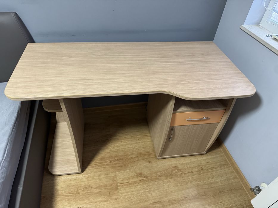 Бюро 125×60×70 cm – с чекмедже и шкаф