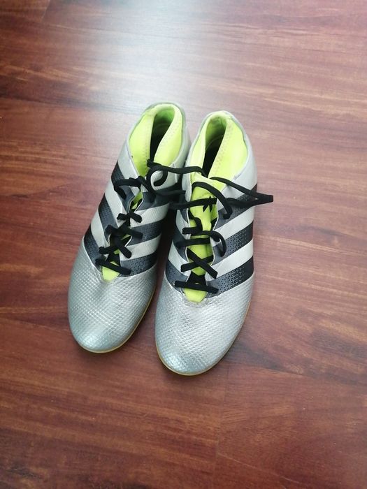 Оригинальные  футзалки, в подарок обувь