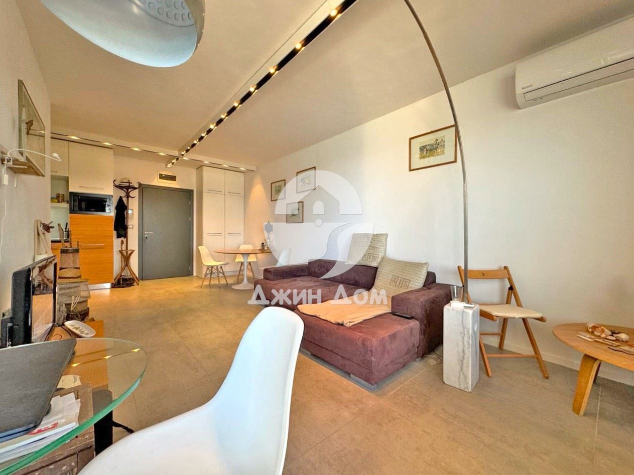 Продава се Двустаен апартамент в Созопол - 71 кв.м за 2817 €/кв.м - Снимка #2