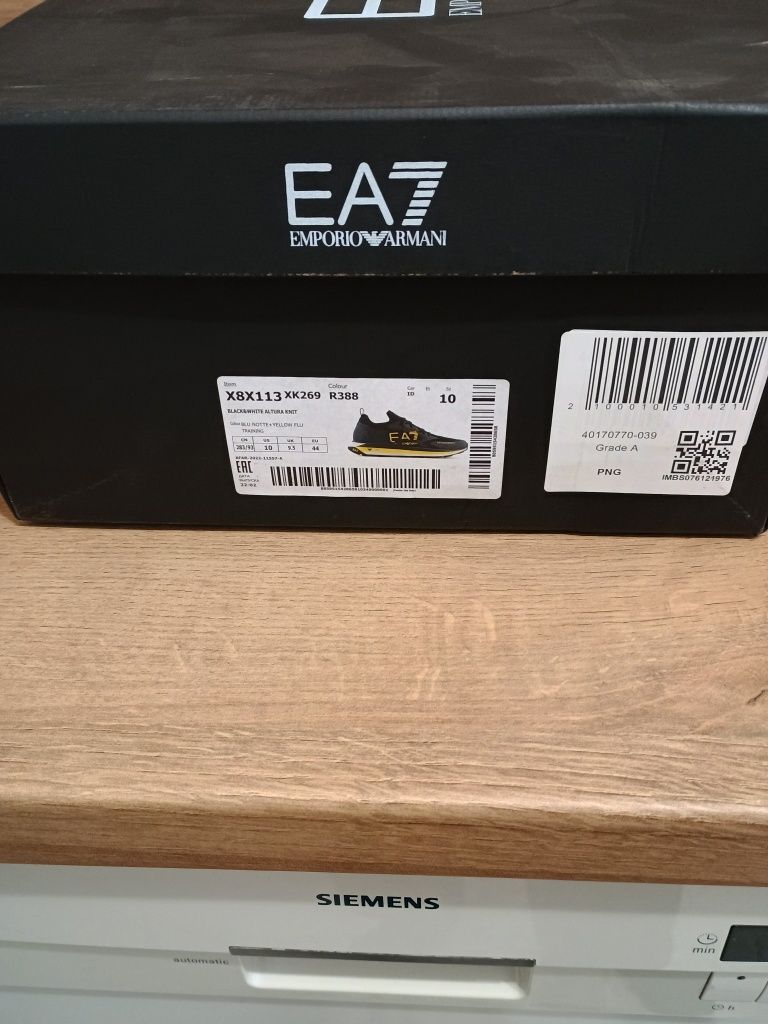 EA7 Emporio Armani.ОРГИНАЛНИ!!!    Номер   44.  43 ,1/3.    42  номера