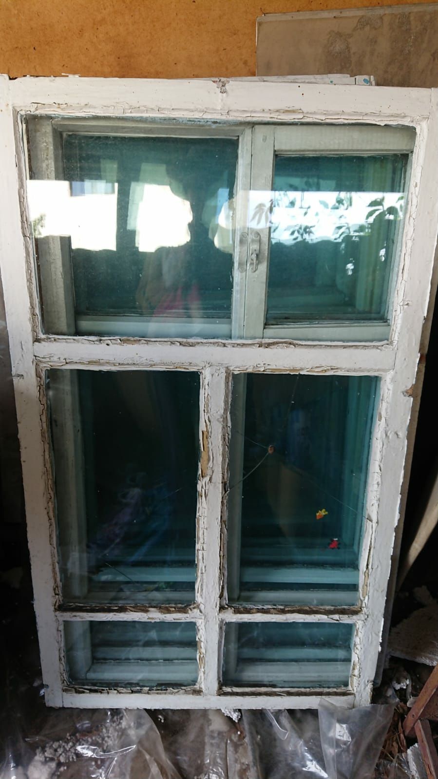 Окна стеклянные рамы деревянные