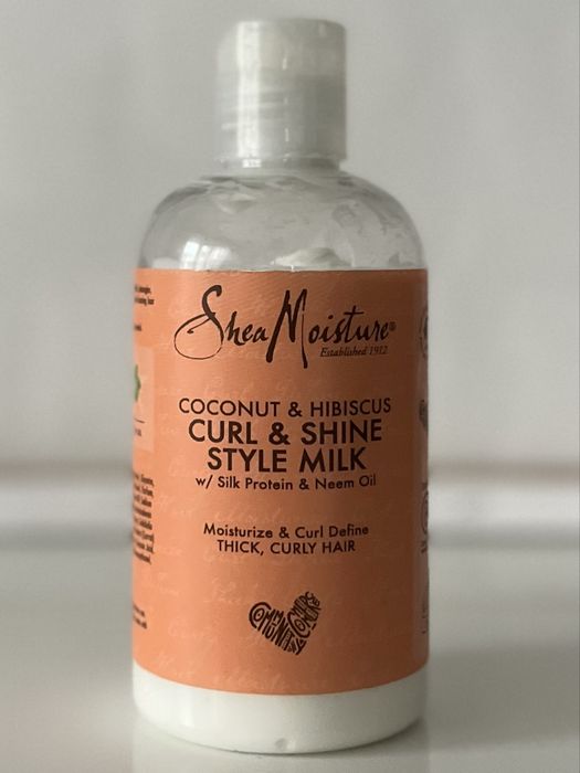 стайлинг мляко за къдрава коса Shea Moisture