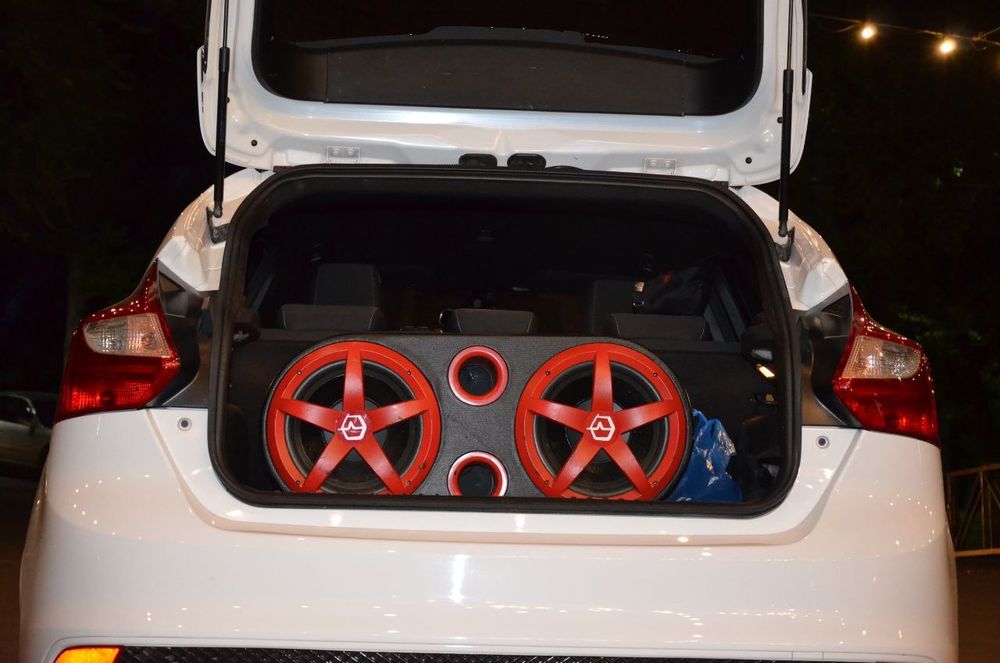 Продам Сабуфер Урал