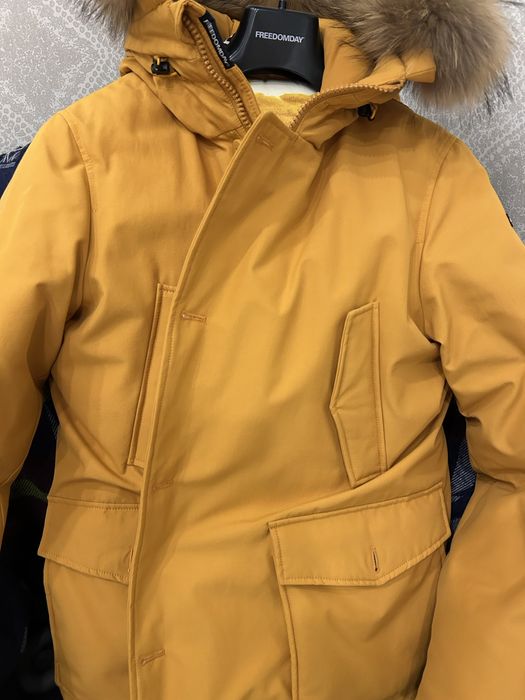 Парка размер L новый -покупали в triumfe за 800 $ - , италия