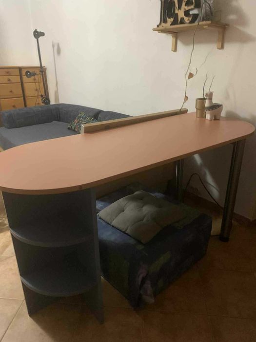 бюро, нощни шкафчета - 2 брой чам, 1 брой тъмно червено,