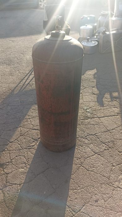 Большой газовый баллон