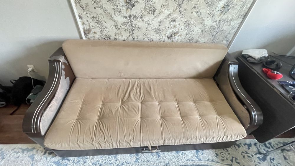 Продам диван в хорошем состоянии