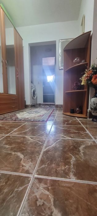 Apartament 2 camere decomandat zona Mall.