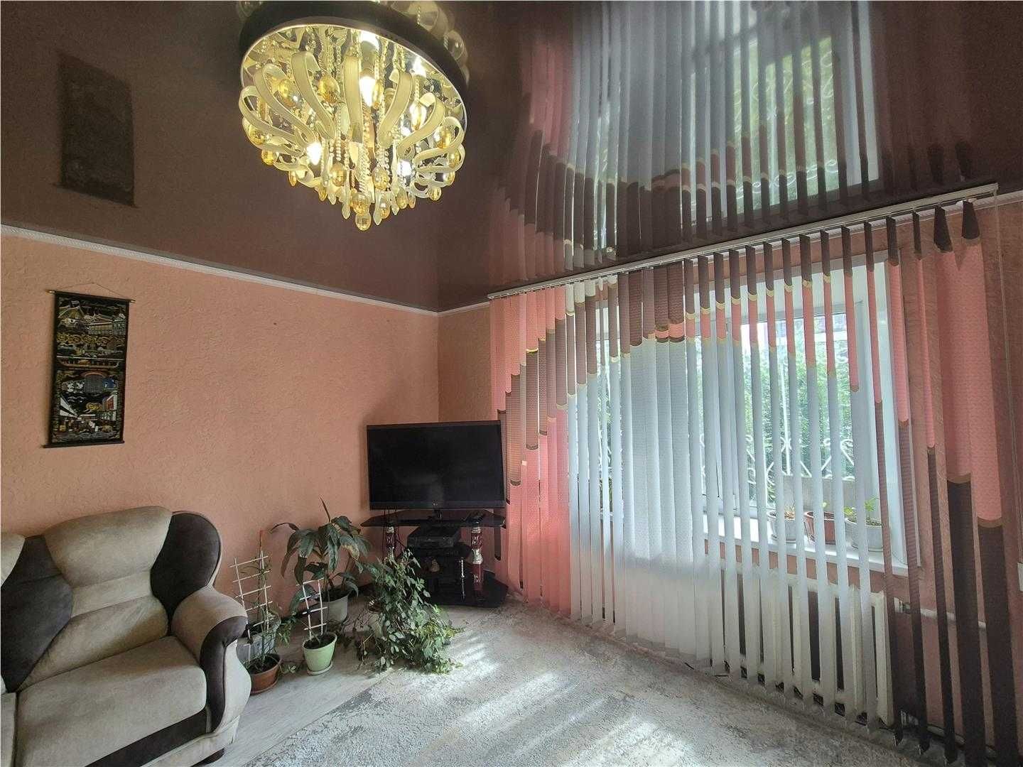 Продам 3-комн квартиру на 6 мкр
