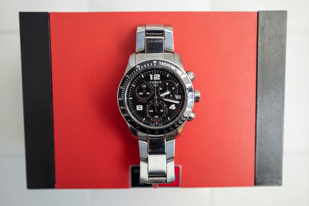 Tissot V8 Chronograph часовник хронограф