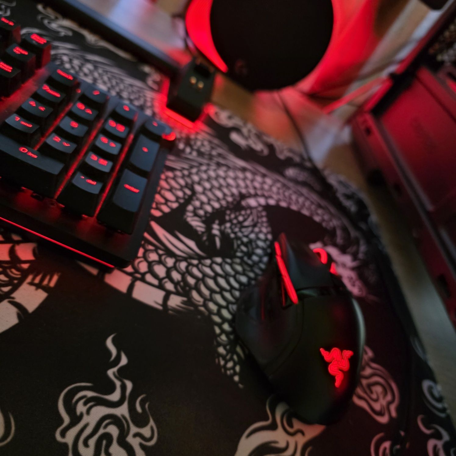 Razer Basilisk Ultimate + Кутия и Аксесоари