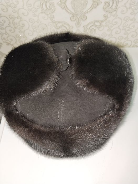 Продам мужской шапка  за десять тысяч тенге